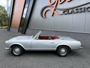 Image 11/50 of Mercedes-Benz 230 SL (1966)