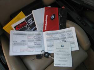 Bild 37/50 von BMW 325i (1989)
