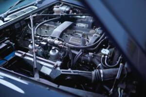 Image 5/26 de Jaguar XJ 6 L 4.2 (1976)