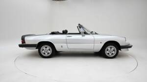 Image 9/15 of Alfa Romeo 2000 Spider (1984)