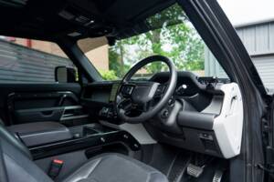 Image 44/61 de Land Rover Defender 110 D200 AWD (2023)
