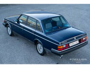 Image 2/28 of Volvo 240 (1992)