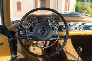 Image 45/50 de Mercedes-Benz 280 SL (1969)
