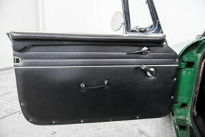 Image 34/50 of MG MGB (1964)