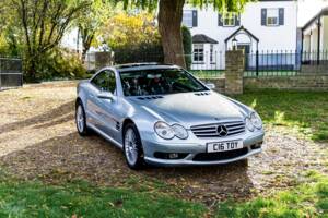 Image 22/45 of Mercedes-Benz SL 55 AMG (2004)
