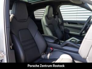 Imagen 20/34 de Porsche Cayenne Coupé E-Hybrid (2026)