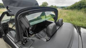 Immagine 23/53 di BMW 320i (1989)