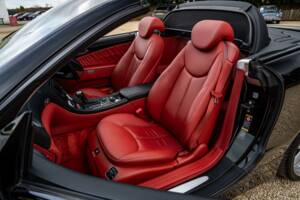 Image 17/47 of Mercedes-Benz SL 600 (2004)