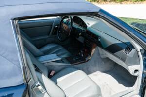 Image 39/45 of Mercedes-Benz 500 SL (1990)