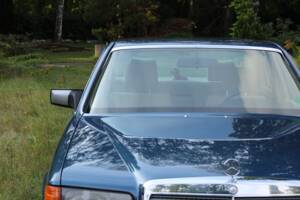 Image 4/51 de Mercedes-Benz 500 SE (1984)