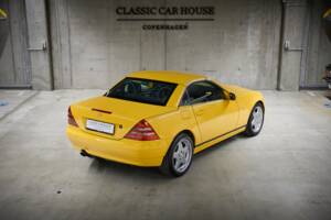 Image 25/100 de Mercedes-Benz SLK 230 Kompressor (1999)