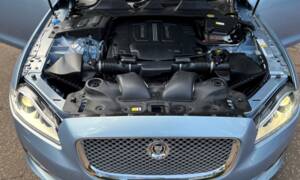 Image 3/50 of Jaguar XJ 5.0 (2011)