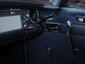 Afbeelding 54/57 van Mercedes-Benz 280 SL (1969)