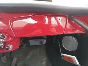 Image 28/63 of Porsche 356 C 1600 (1963)