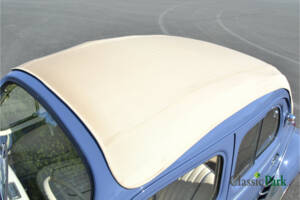 Bild 21/50 von Renault 4 CV Décapotable (1954)