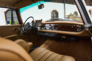Immagine 15/38 di Mercedes-Benz 280 SE (1968)