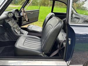 Image 3/28 of Gordon-Keeble GT (1965)