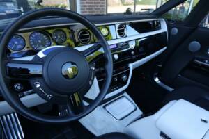 Image 22/50 of Rolls-Royce Phantom DHC (2009)
