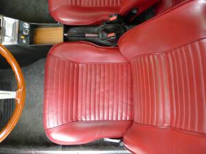 Image 41/42 of Alfa Romeo 2000 GT Veloce (1975)