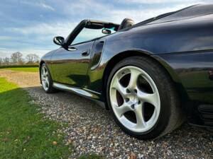 Bild 25/81 von Porsche 911 Turbo (2004)