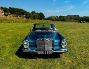Image 19/57 de Mercedes-Benz 280 SE 3,5 (1972)