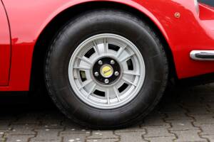 Image 20/24 de Ferrari Dino 246 GT (1973)