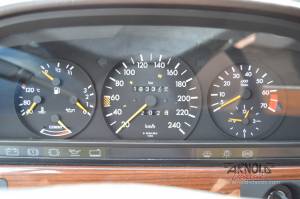 Bild 21/39 von Mercedes-Benz 300 SE (1986)