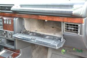 Image 26/49 de Mercedes-Benz 230 GE (SWB) (1993)