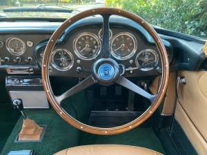 Image 3/50 de Aston Martin DB 4 (1963)