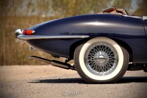 Image 35/80 de Jaguar Type E 4.2 (1966)