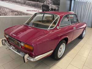 Image 8/18 de Alfa Romeo 2000 GT Veloce (1972)