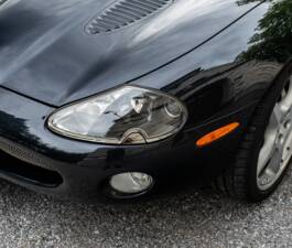 Image 16/41 de Jaguar XKR (2003)