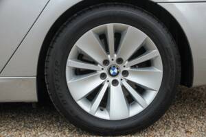 Immagine 22/50 di BMW 750i (2007)