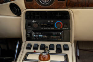 Afbeelding 23/32 van Aston Martin V8 Vantage Volante (1988)