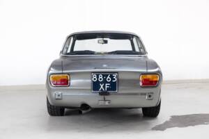 Imagen 5/36 de Alfa Romeo Giulia 1600 GT Junior (1973)