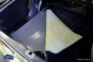 Image 51/52 of Mercedes-Benz 220 SE b (1963)