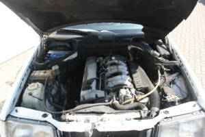 Image 6/10 of Mercedes-Benz 300 D (1985)