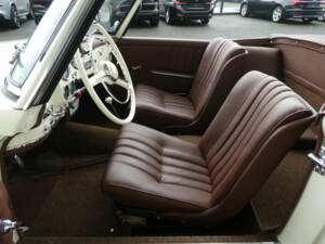 Afbeelding 10/29 van Mercedes-Benz 190 SL (1956)