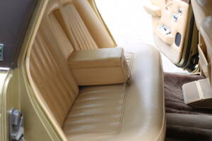 Image 27/37 de Rolls-Royce Silver Shadow II (1978)