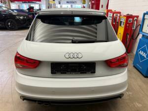 Immagine 13/15 di Audi A1 2.0 TDI (2012)