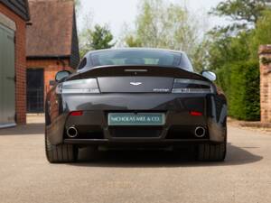 Bild 63/84 von Aston Martin V12 Vantage (2010)