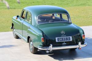 Image 2/50 of Mercedes-Benz 180 D (1958)