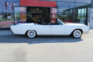 Image 5/50 of Lincoln Continental Convertible (1967)