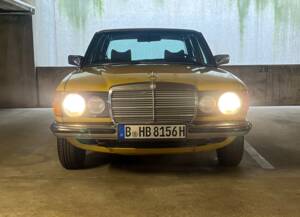 Image 9/139 of Mercedes-Benz 240 D (1978)