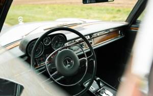 Image 33/50 of Mercedes-Benz 300 SEL 6.3 (1970)