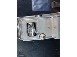 Bild 10/49 von Oldsmobile F-85 Jetfire (1962)