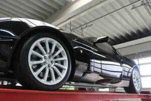 Image 9/50 of Aston Martin V12 Vanquish (2002)