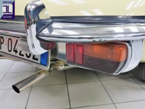 Image 18/51 de Jaguar E-Type (1970)