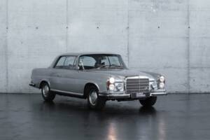Image 8/49 de Mercedes-Benz 280 SE (1970)