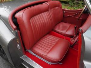 Image 13/19 of Jaguar XK 120 OTS (1952)